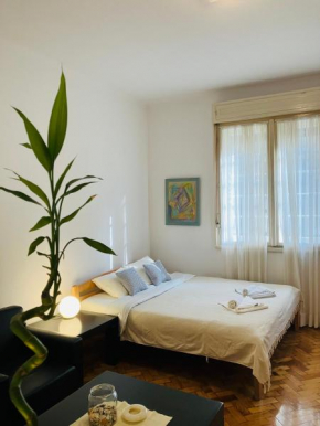 Salon Savamala